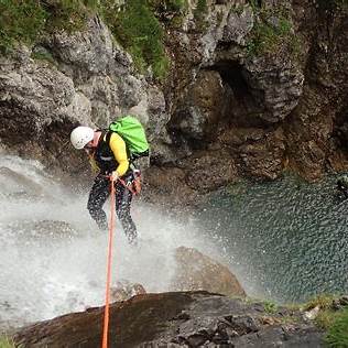 Full Adventure (Transporte + Canyoning + Almuerzo + Piscinas)